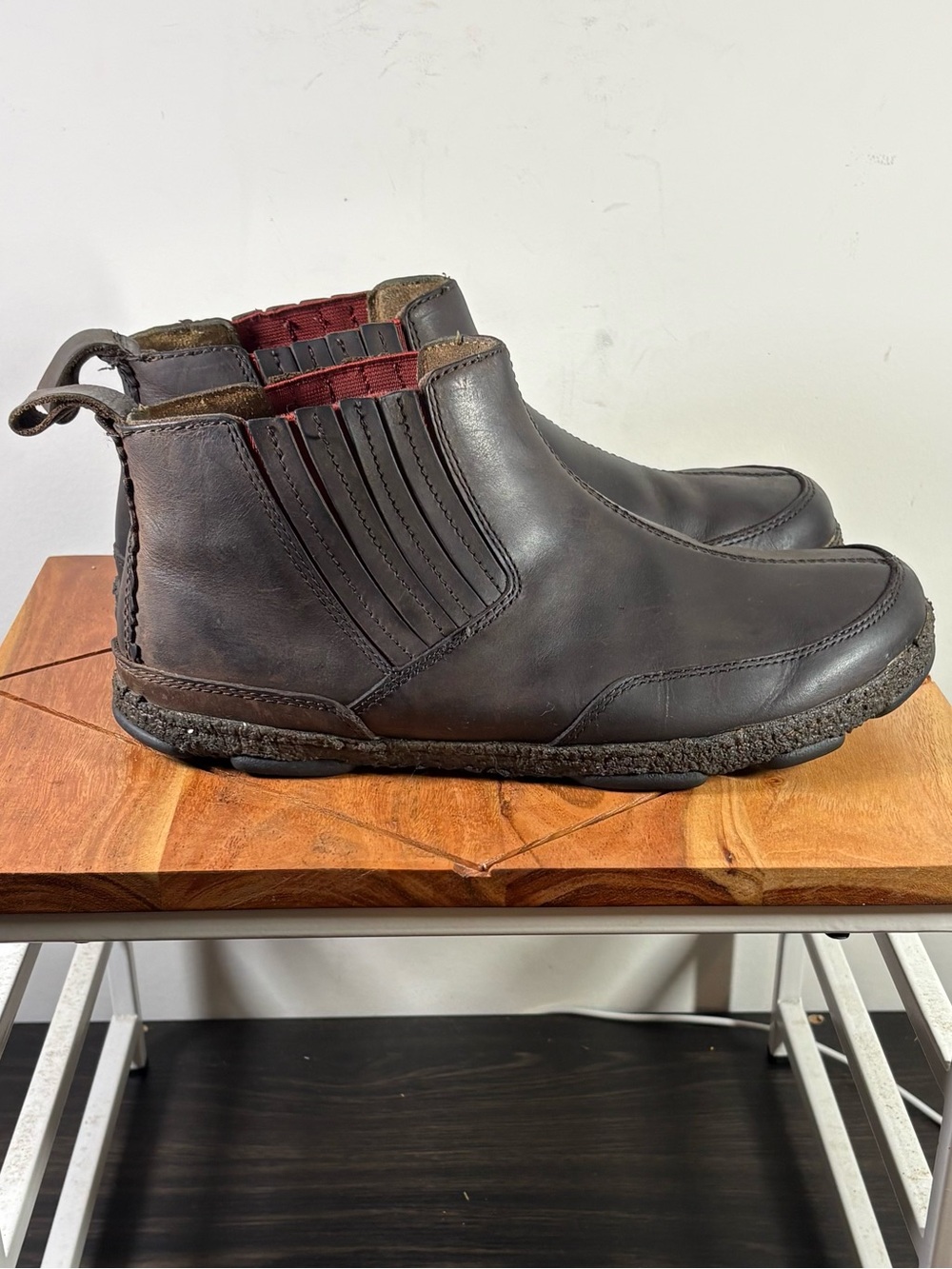 OluKai Slip-On Chelsea Boots EU42